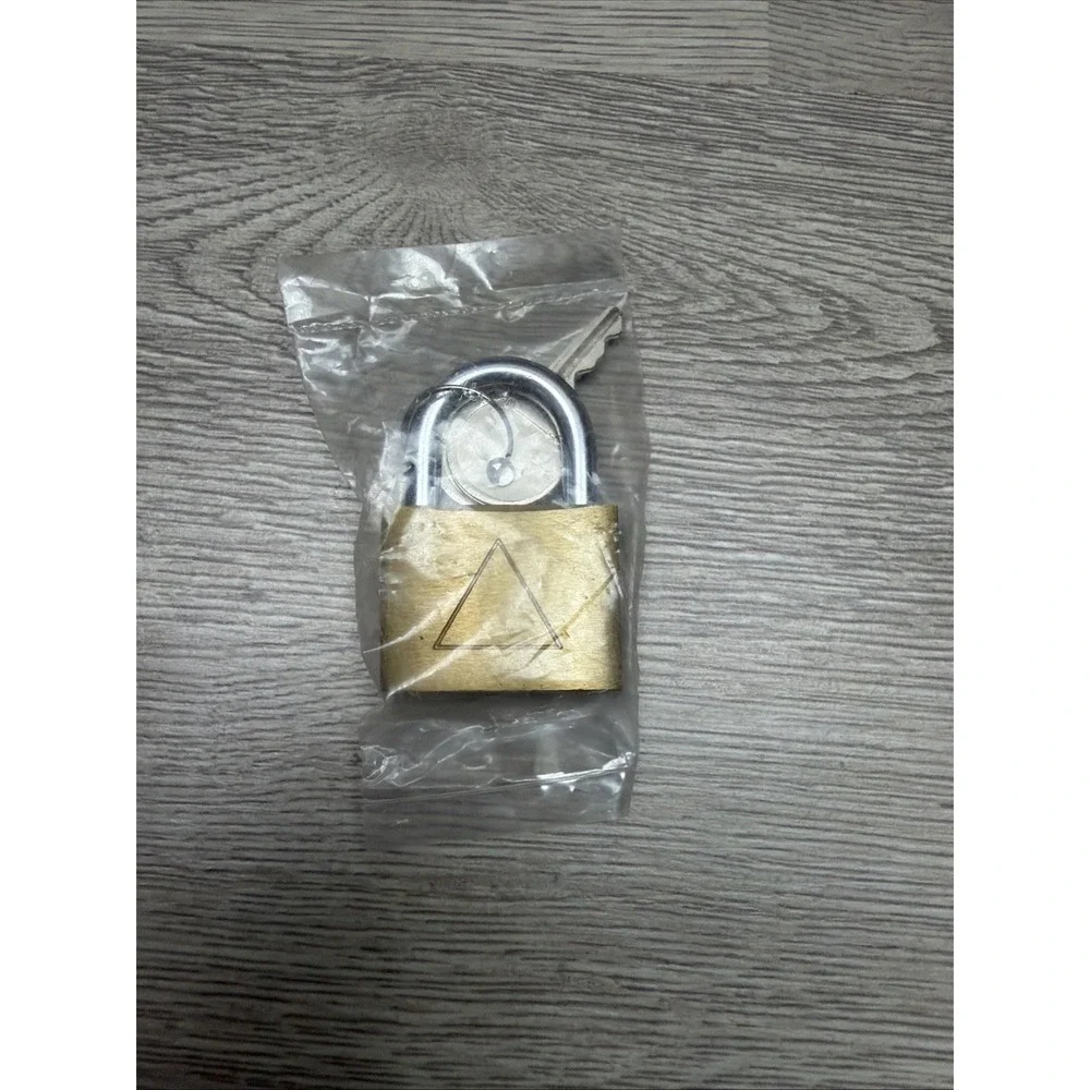 Padlock Lot Of 8. Brand‎ New/ Sealed 2 Keys With Each Lock